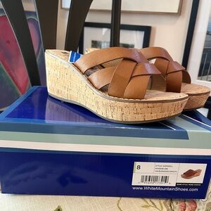 NWT White Mountain Samwell Wedge Tan Size 8